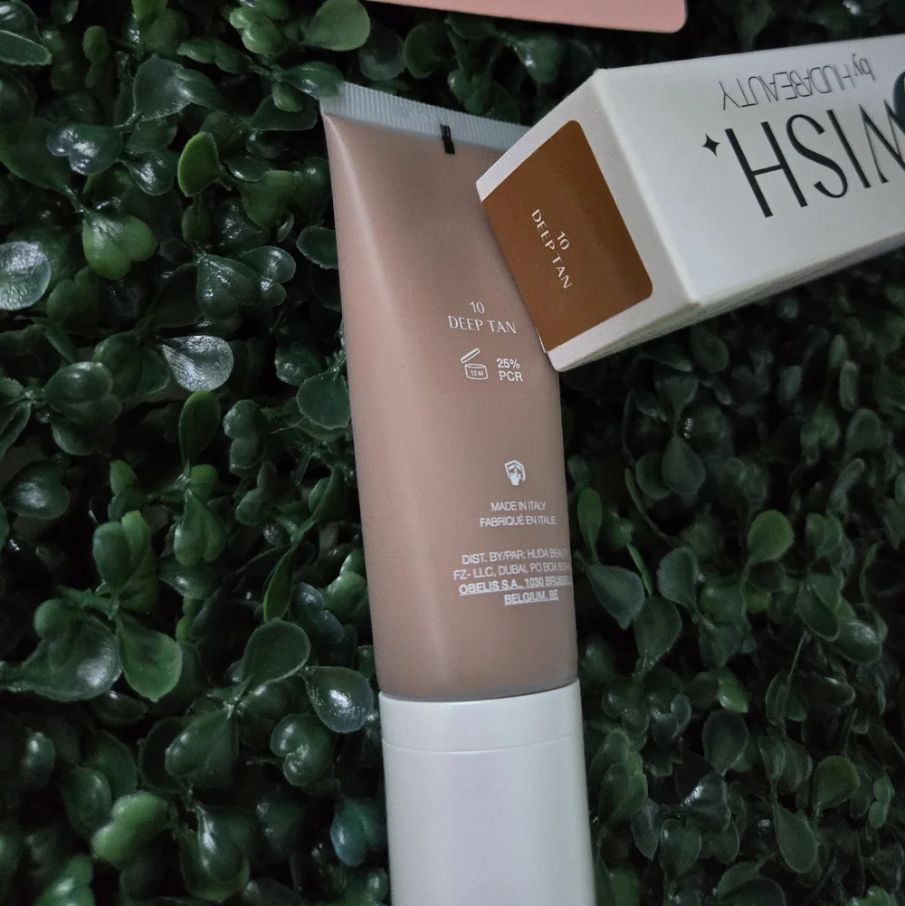 HUDA BEAUTY GloWish Vegan Multidew Skin Tint Foundation 10 Deep Tan New In Box